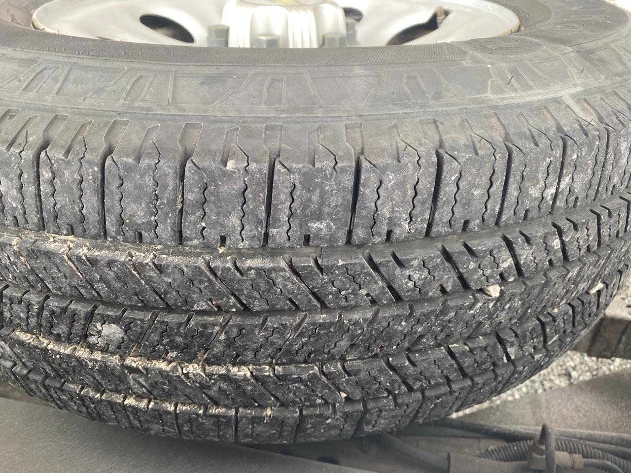 Chevrolet Express Cargo Van RWD 1500 135" 2012
