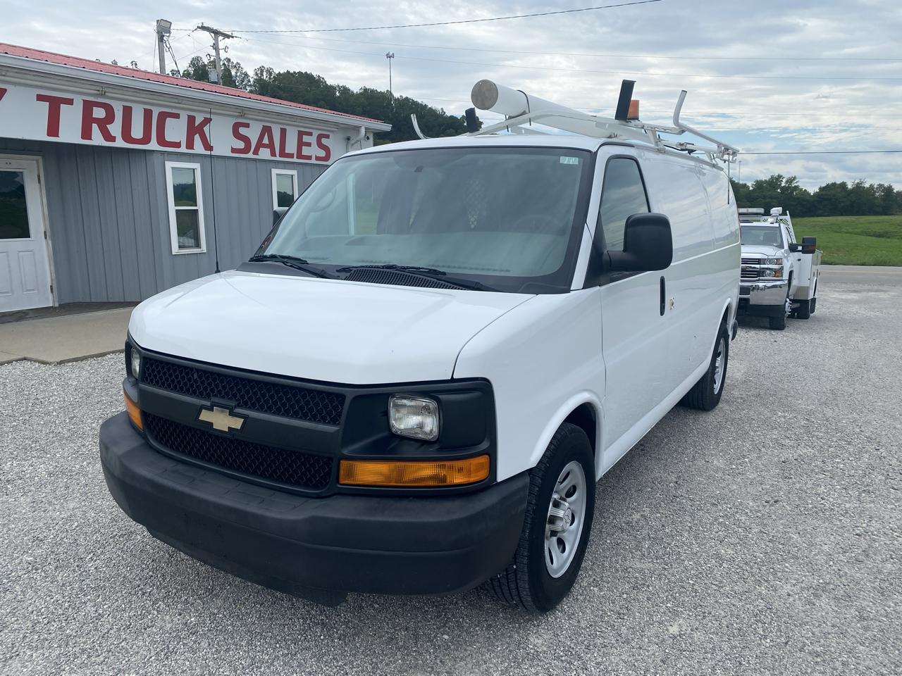 Chevrolet Express Cargo Van RWD 1500 135" 2014