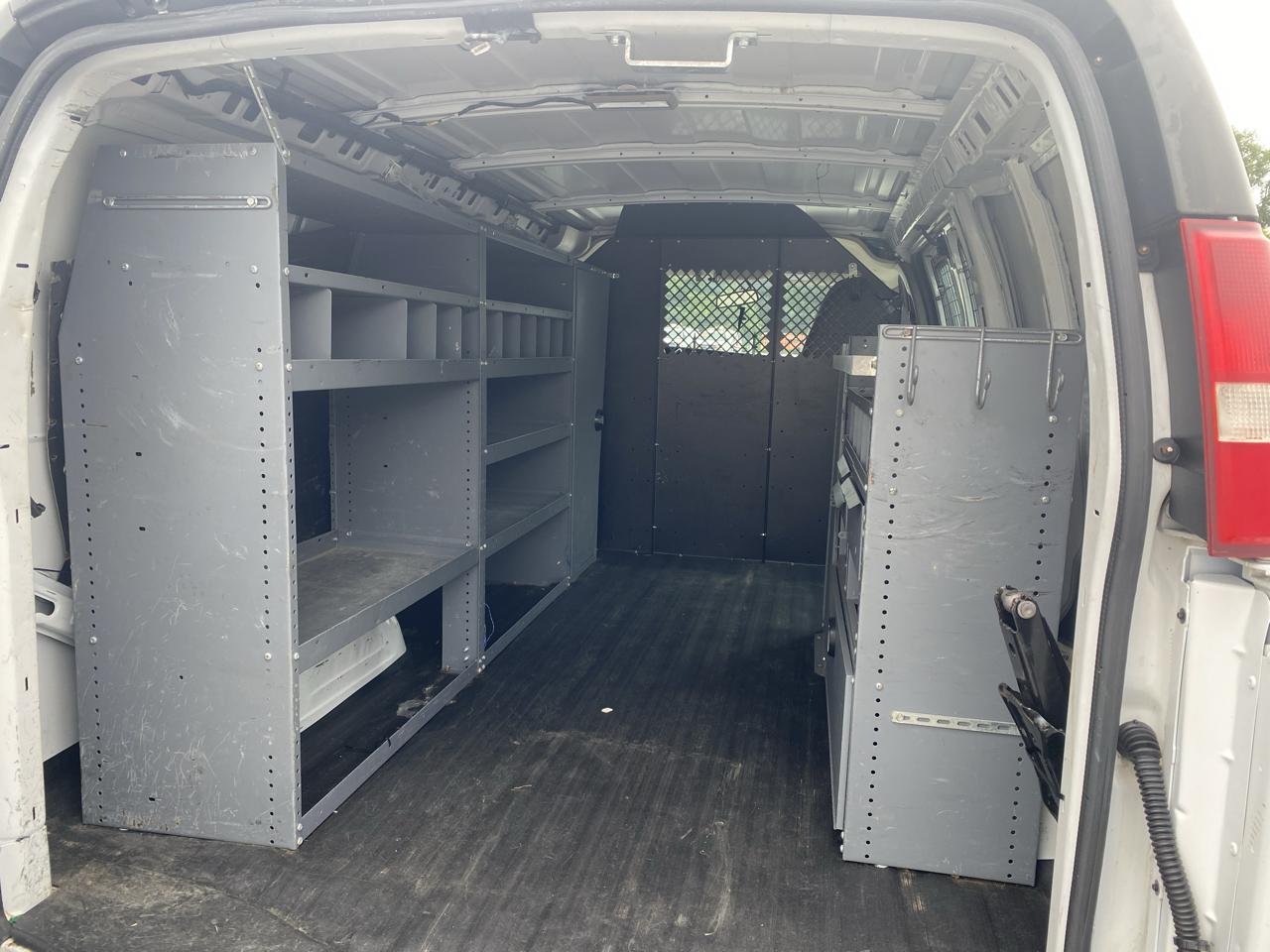 Chevrolet Express Cargo Van RWD 1500 135" 2014