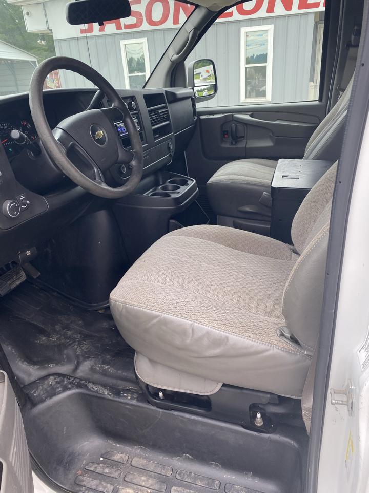 Chevrolet Express Cargo Van RWD 1500 135" 2014