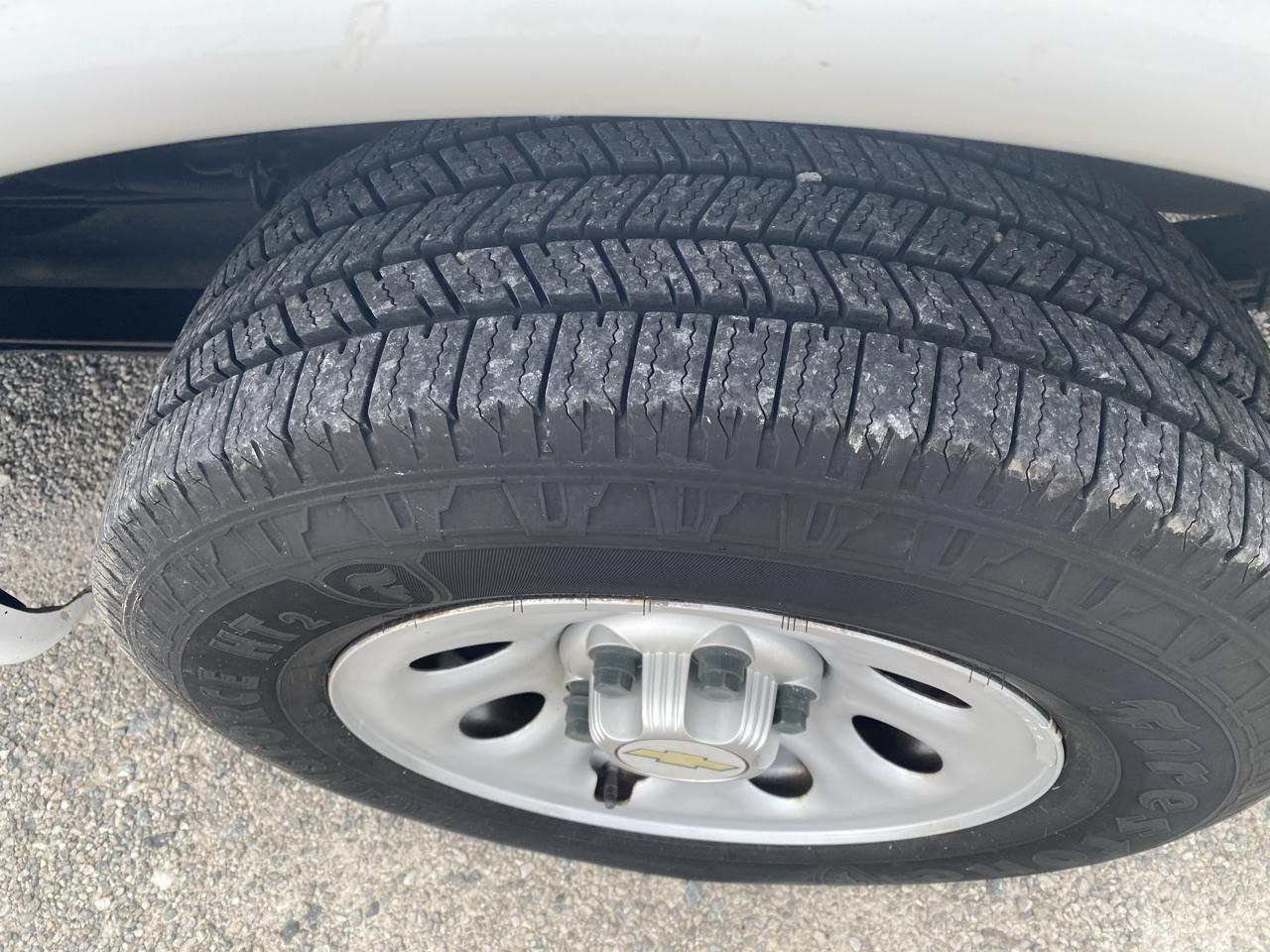 Chevrolet Express Cargo Van RWD 1500 135" 2014