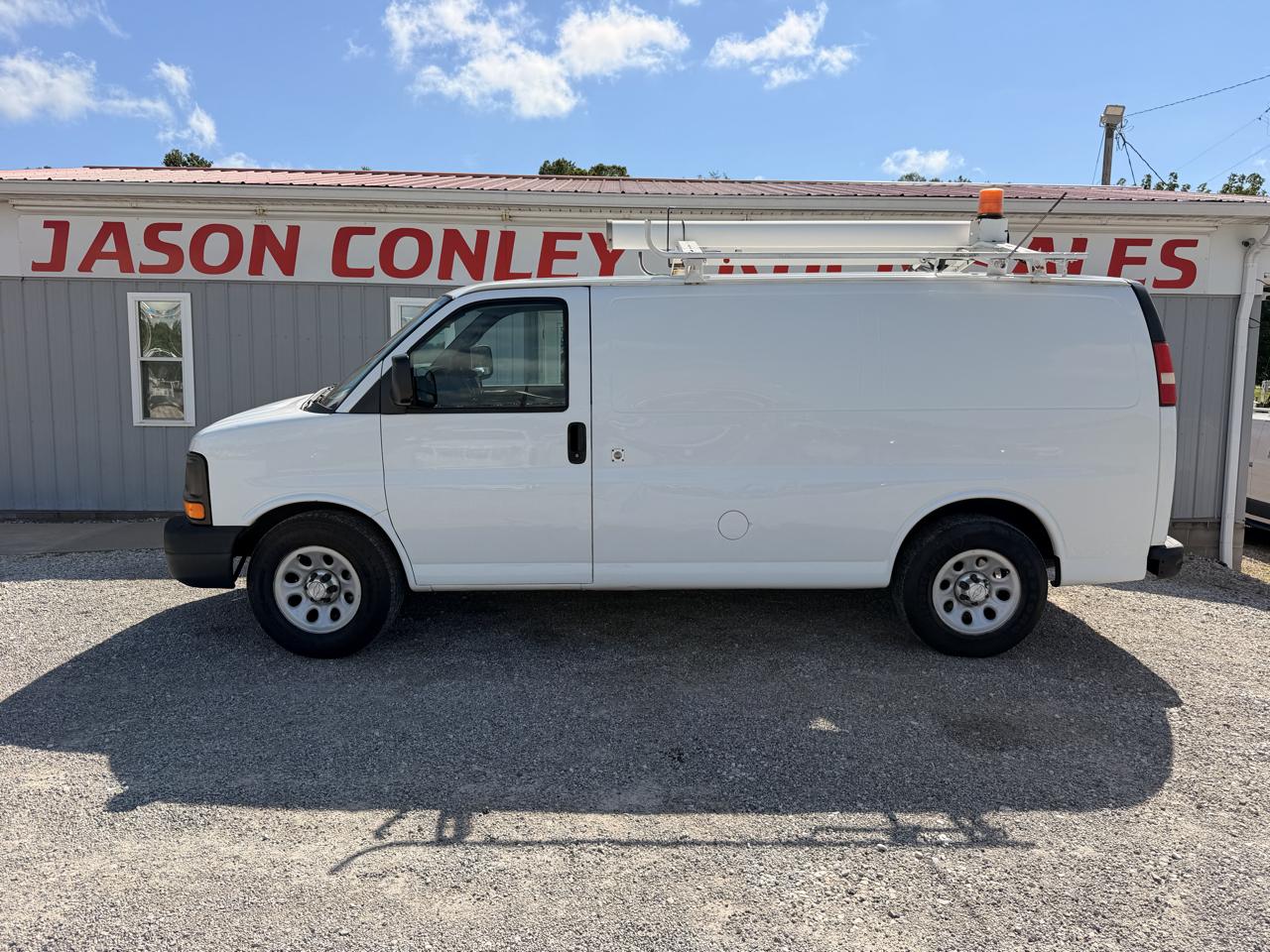 Chevrolet Express Cargo Van RWD 1500 135" 2014