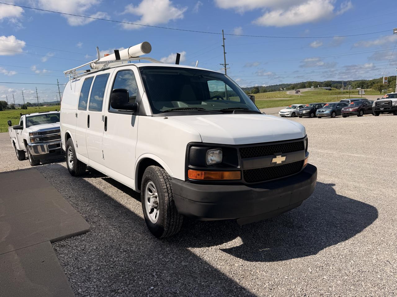 Chevrolet Express Cargo Van RWD 1500 135" 2014