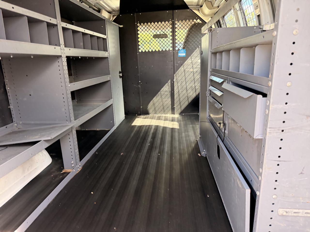 Chevrolet Express Cargo Van RWD 1500 135" 2014