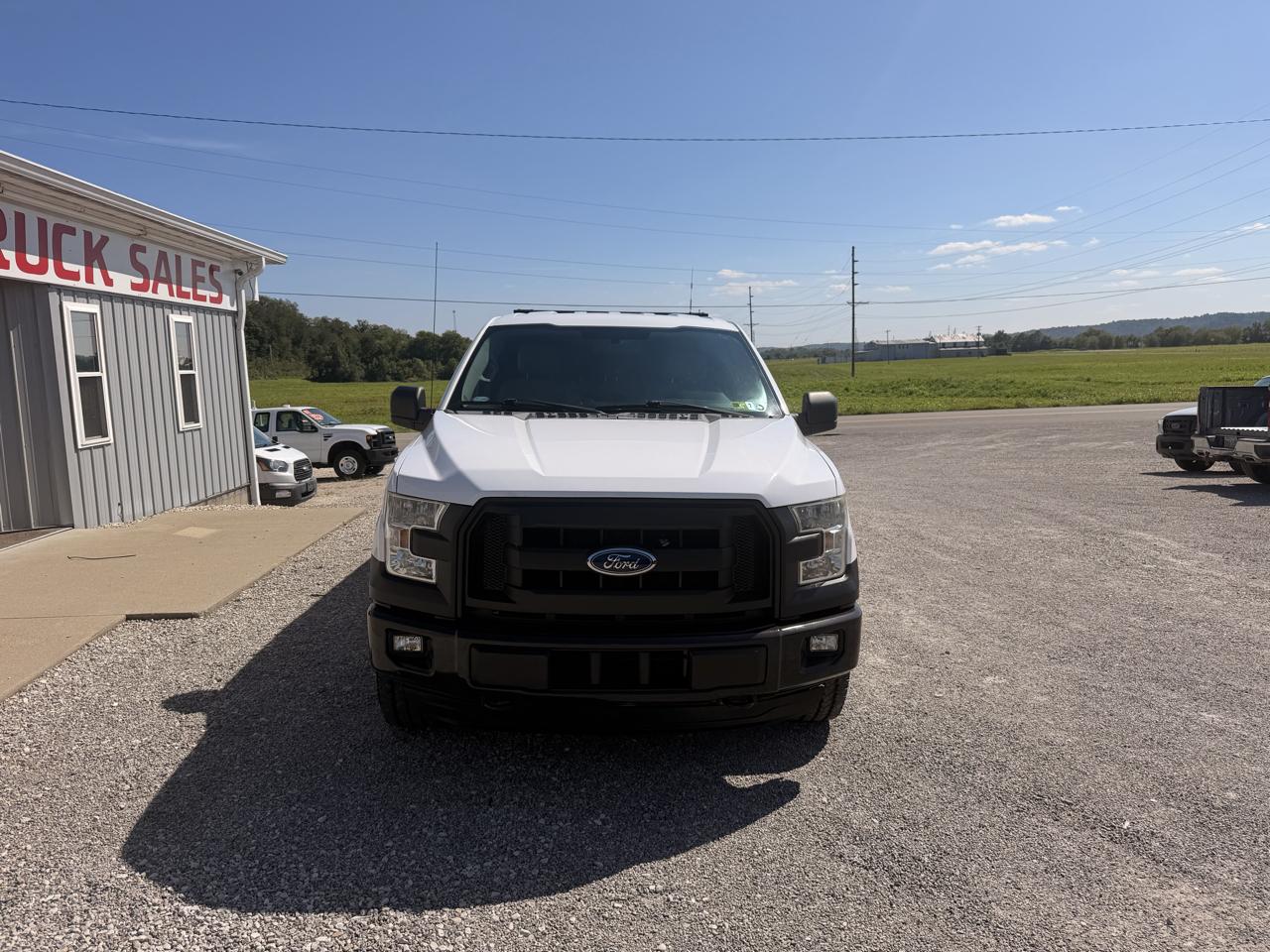 Ford F-150 4WD SuperCab 145" XL 2015