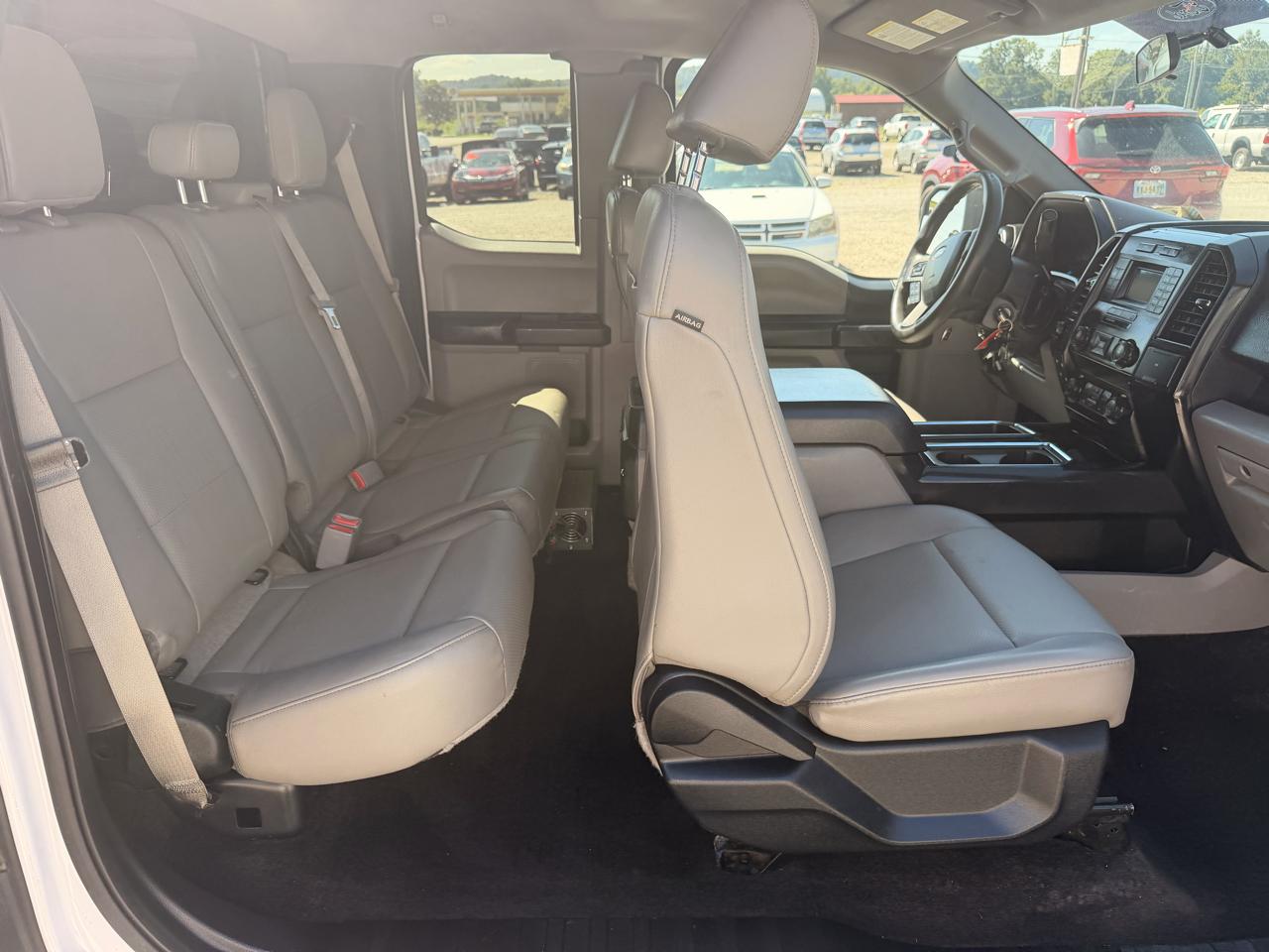 Ford F-150 4WD SuperCab 145" XL 2015
