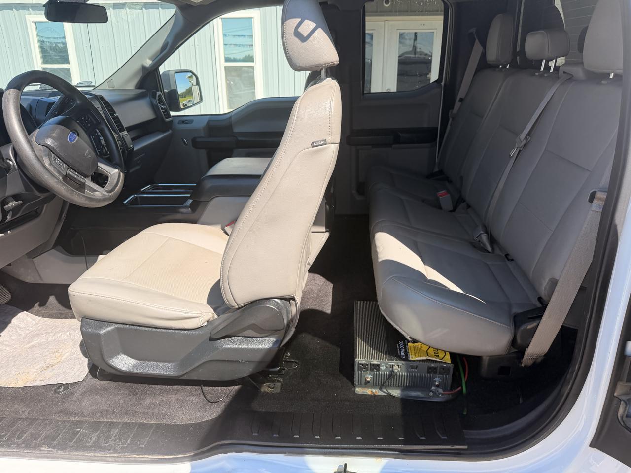 Ford F-150 4WD SuperCab 145" XL 2015