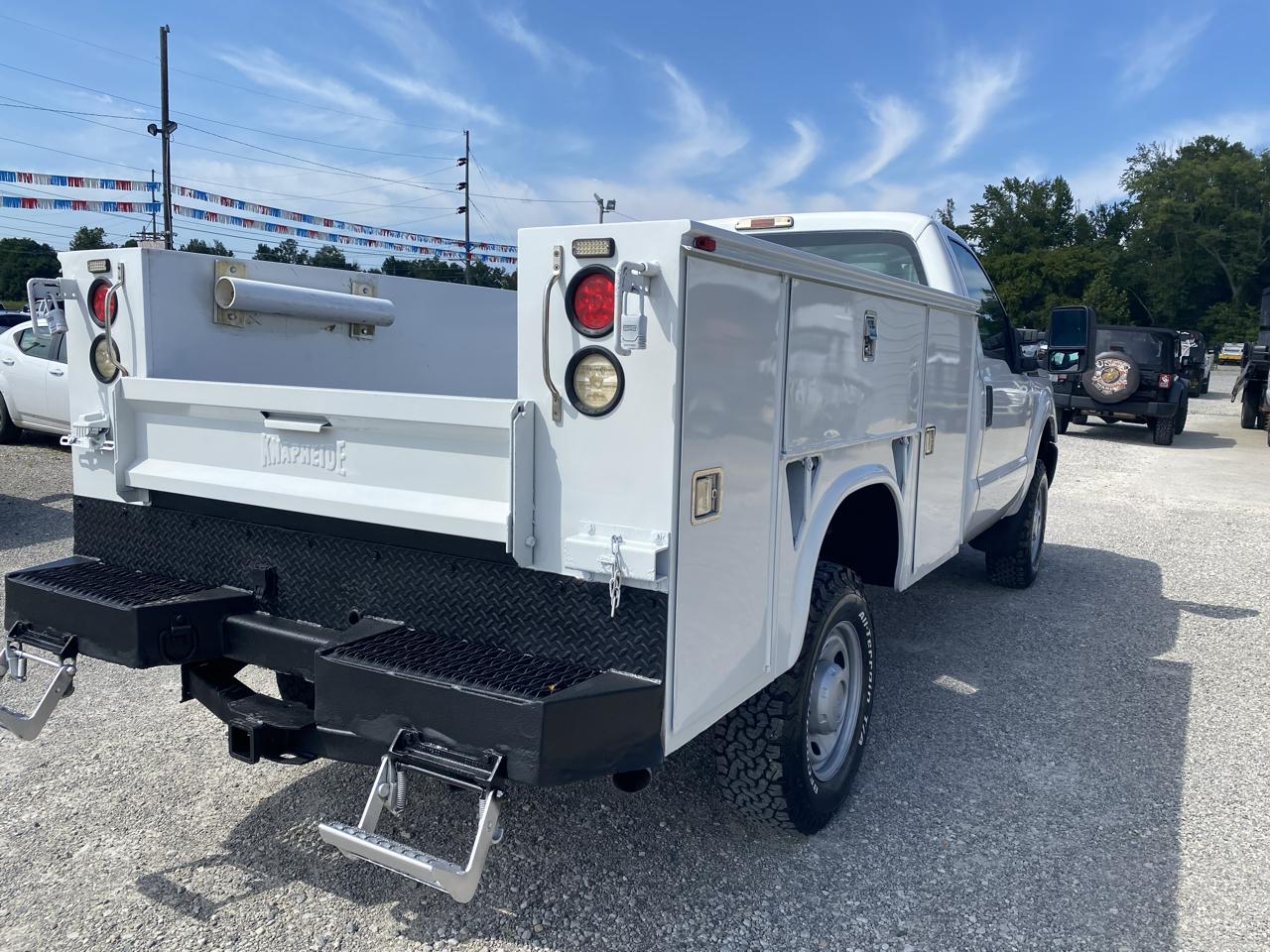 Ford Super Duty F-250 SRW 4WD Reg Cab 137" XLT 2012