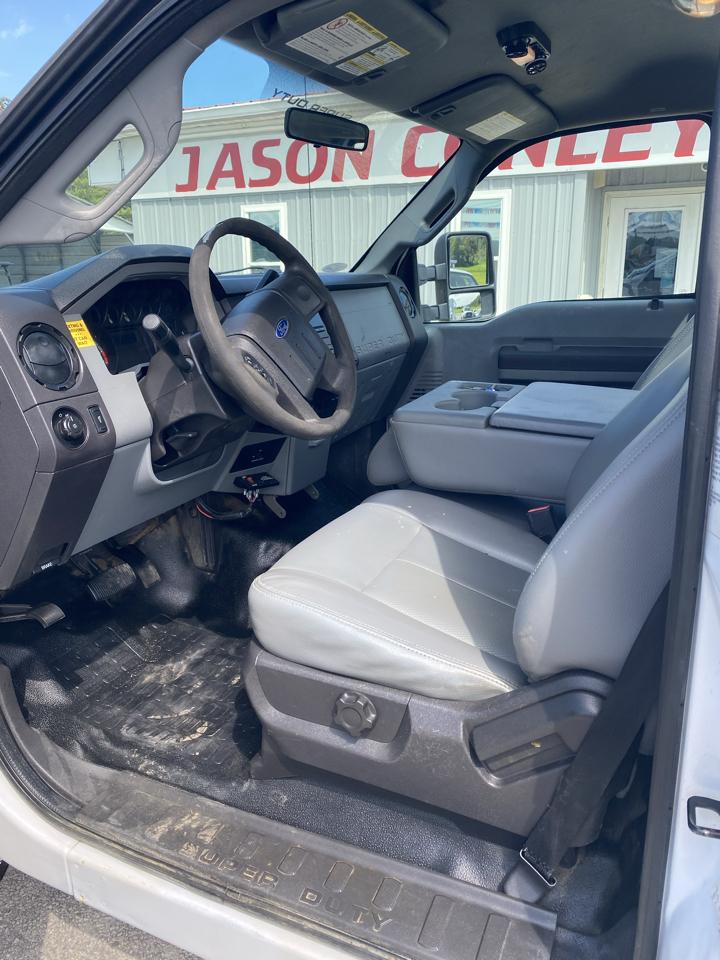 Ford Super Duty F-250 SRW 4WD Reg Cab 137" XLT 2012