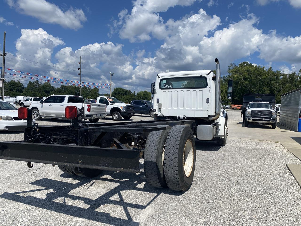 Freightliner M2-106  2006