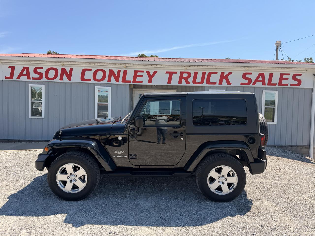 Jeep Wrangler 4WD 2dr Sahara 2010