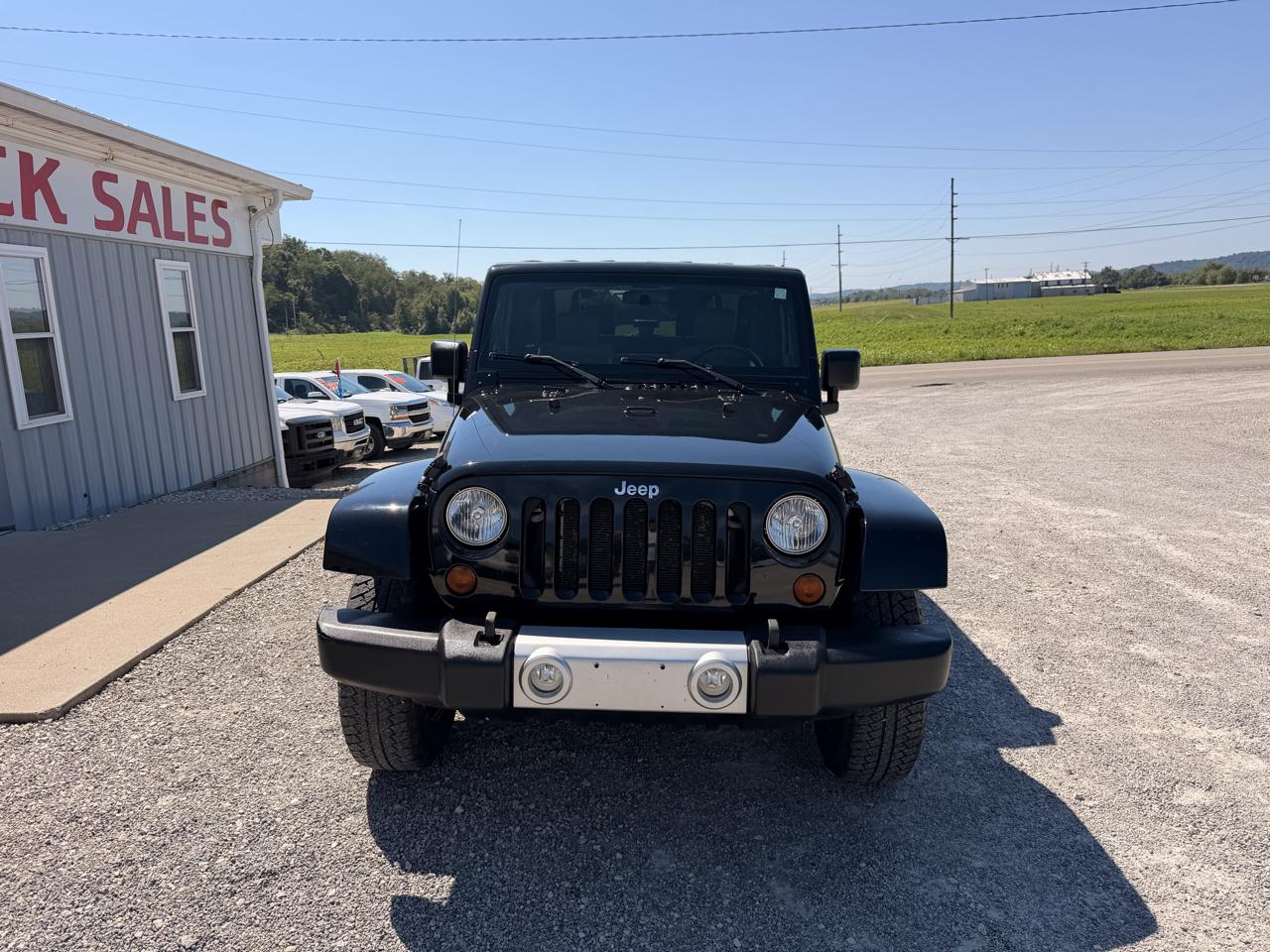 Jeep Wrangler 4WD 2dr Sahara 2010