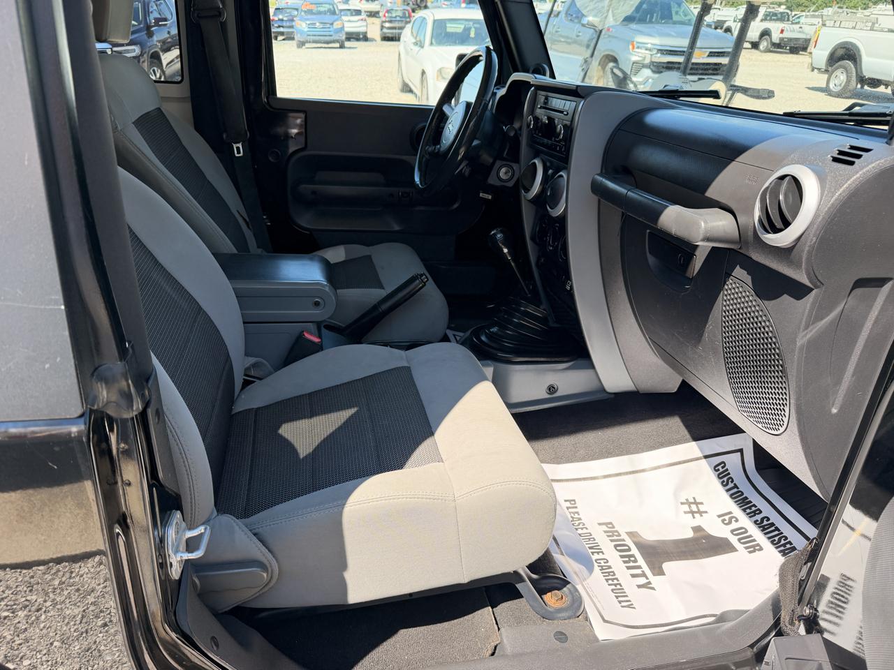 Jeep Wrangler 4WD 2dr Sahara 2010