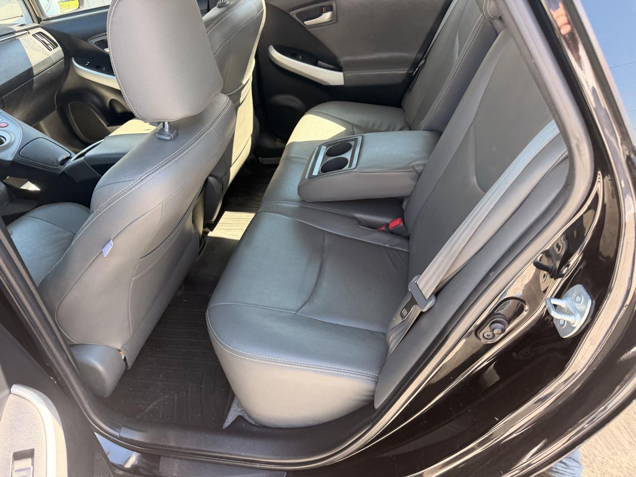Toyota Prius 5dr HB Persona Series Special Edition (Natl) 2015