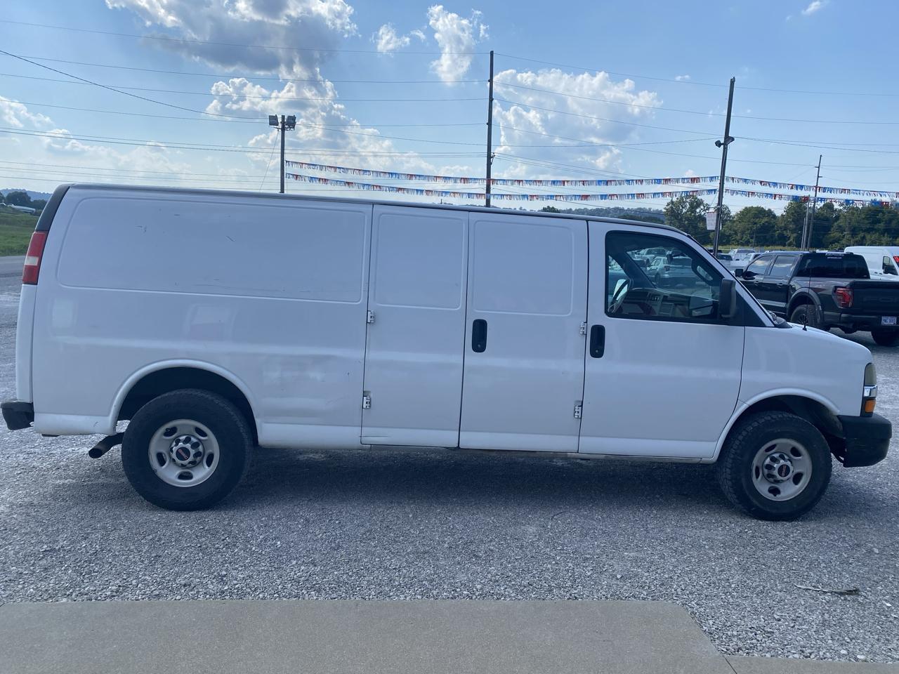 GMC Savana Cargo Van RWD 2500 155" 2016