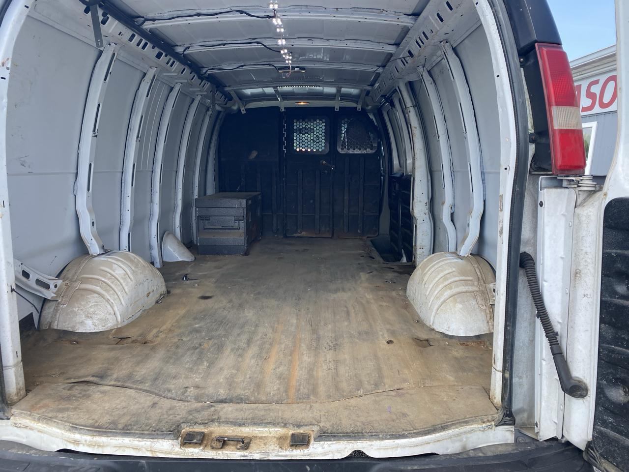 GMC Savana Cargo Van RWD 2500 155" 2016