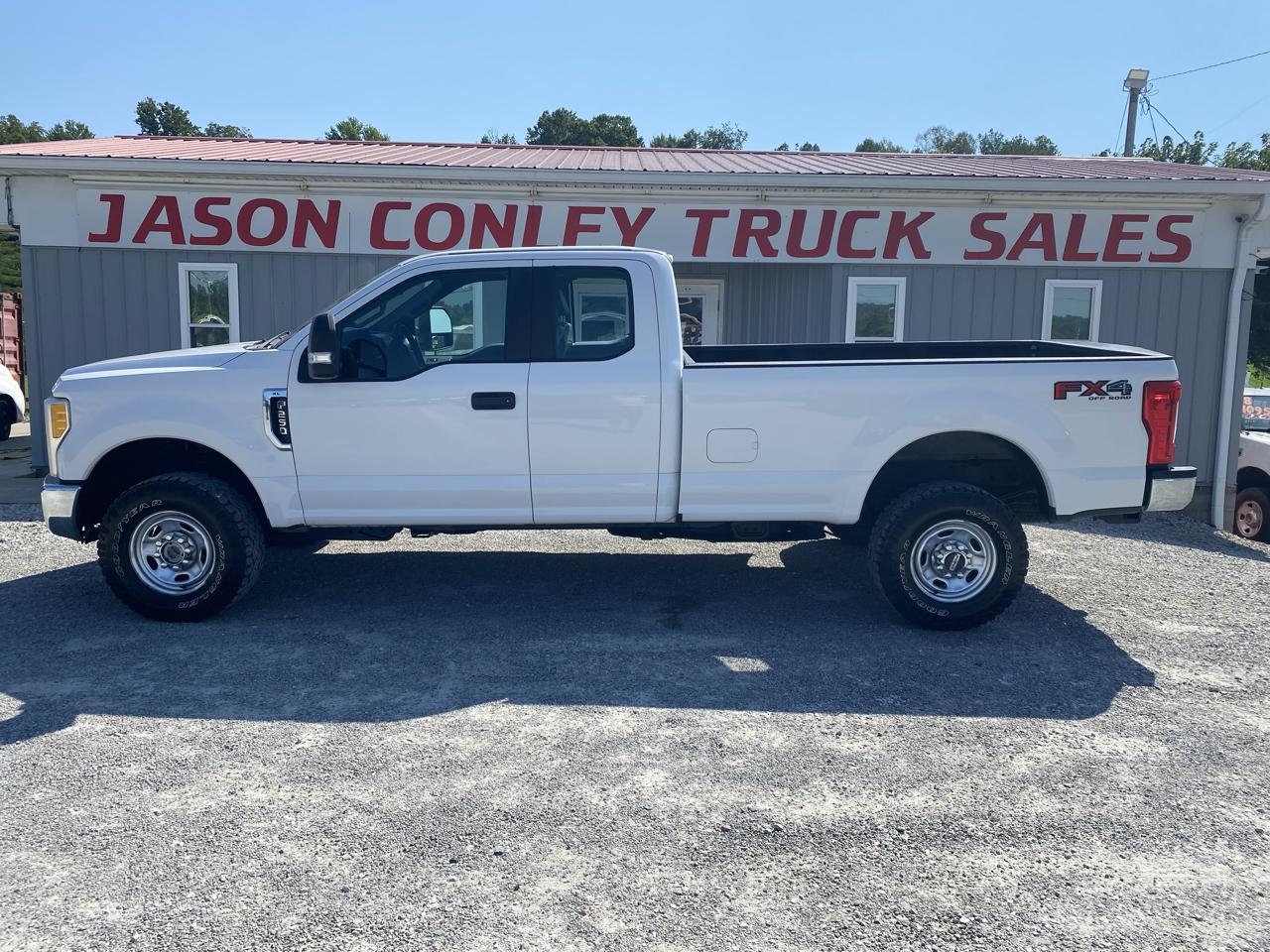 2017 Ford Super Duty F-250 SRW Lariat 4WD SuperCab 8' Box