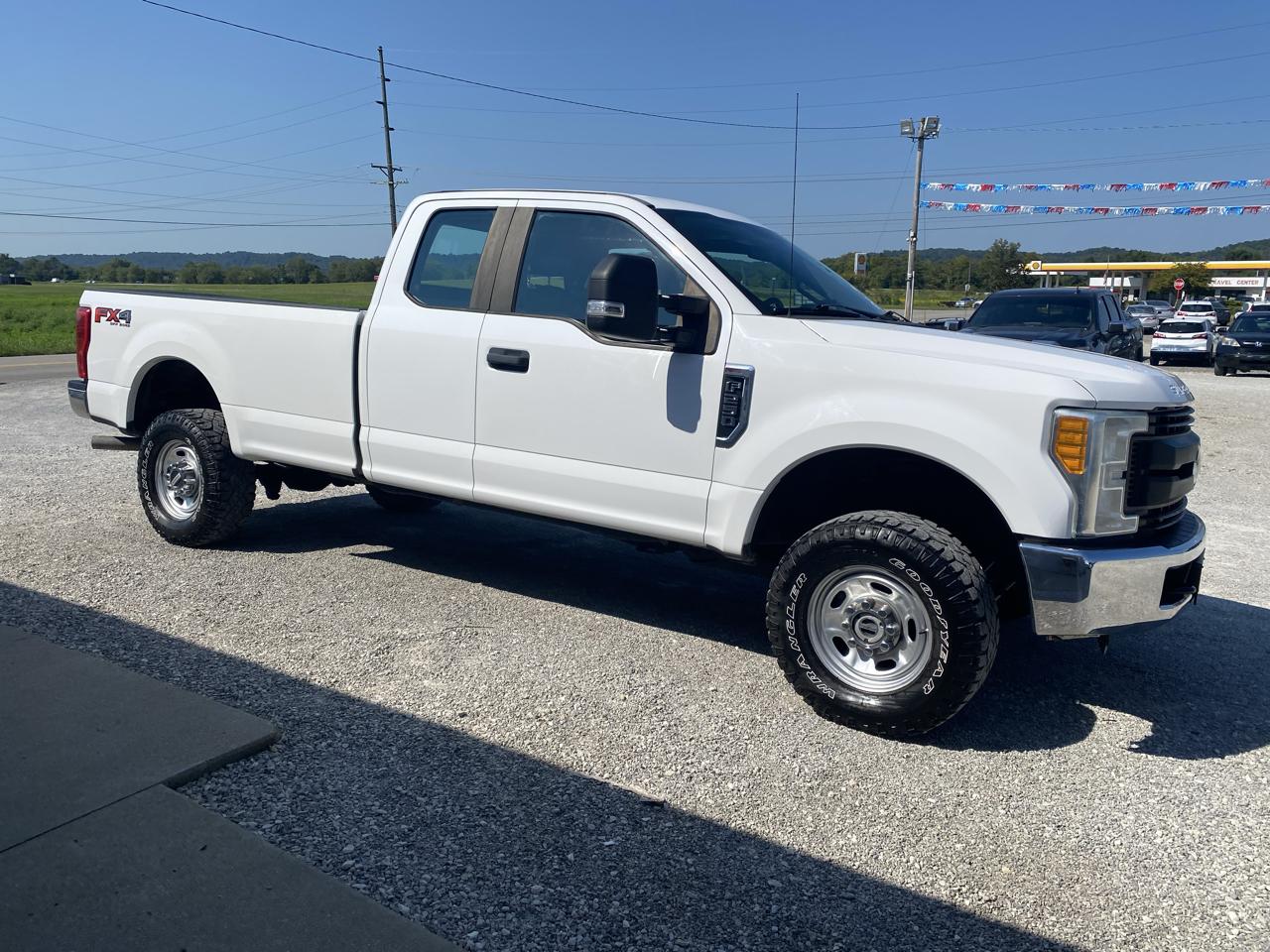 Ford Super Duty F-250 SRW Lariat 4WD SuperCab 8' Box 2017