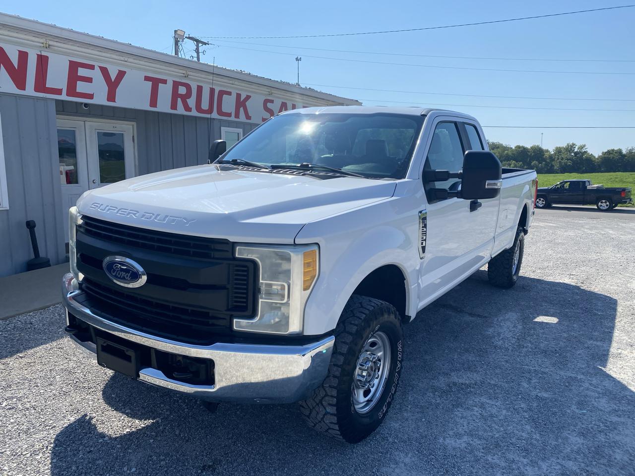 Ford Super Duty F-250 SRW Lariat 4WD SuperCab 8' Box 2017