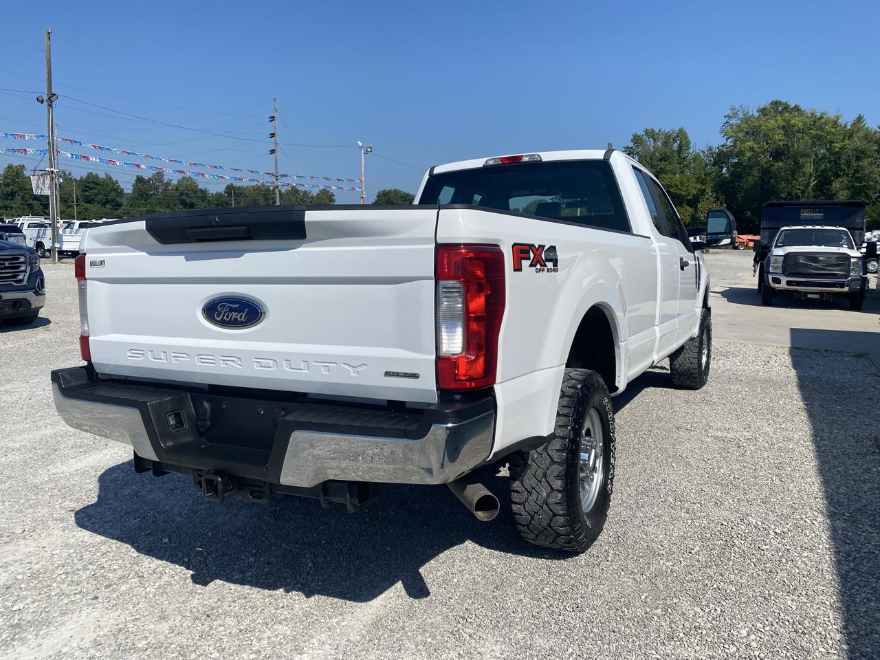 Ford Super Duty F-250 SRW Lariat 4WD SuperCab 8' Box 2017