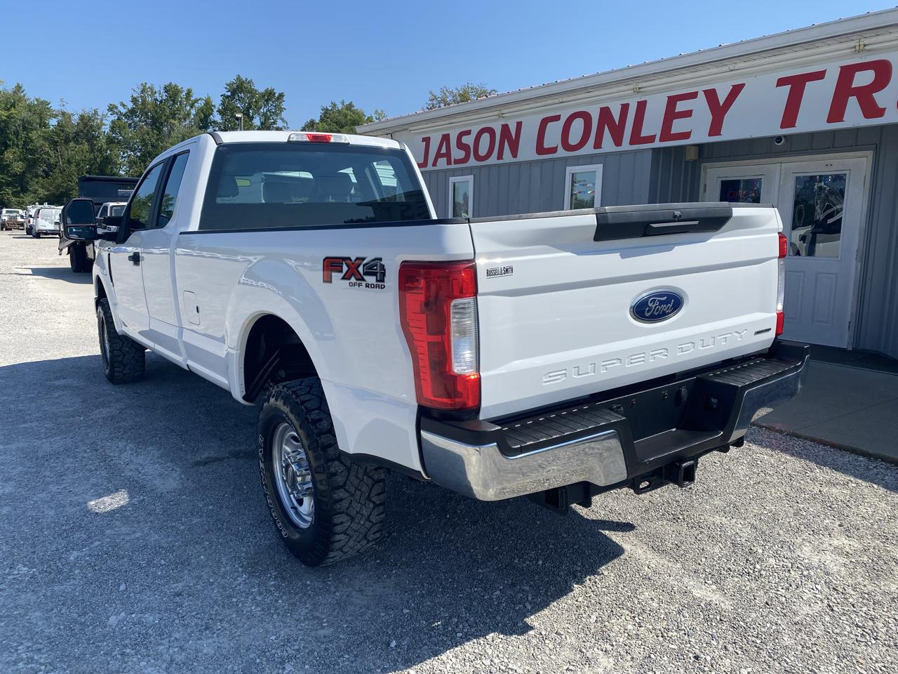 Ford Super Duty F-250 SRW Lariat 4WD SuperCab 8' Box 2017