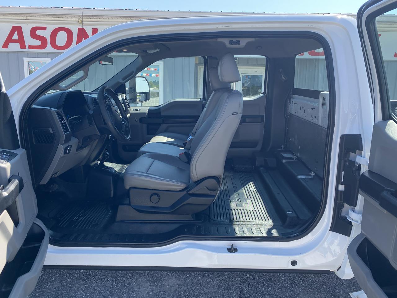 Ford Super Duty F-250 SRW Lariat 4WD SuperCab 8' Box 2017