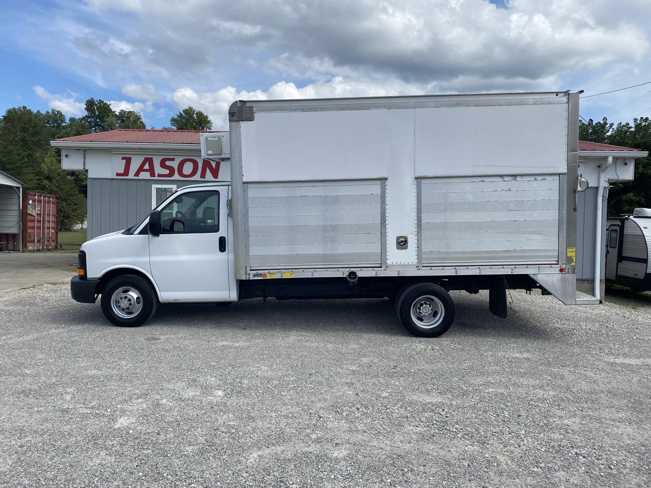 Chevrolet Express Commercial Cutaway 4500 Van 159" 2015