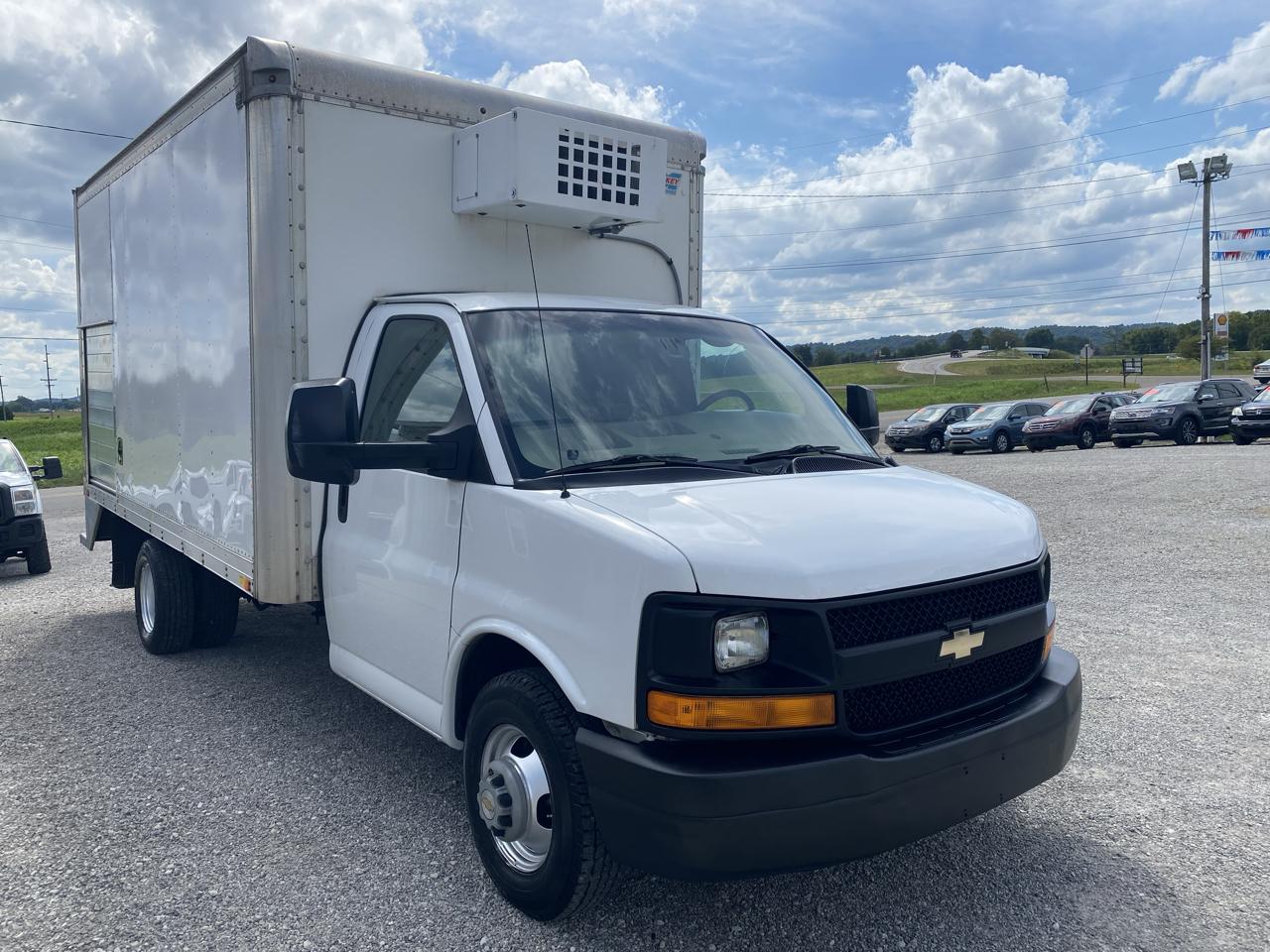 Chevrolet Express Commercial Cutaway 4500 Van 159" 2015