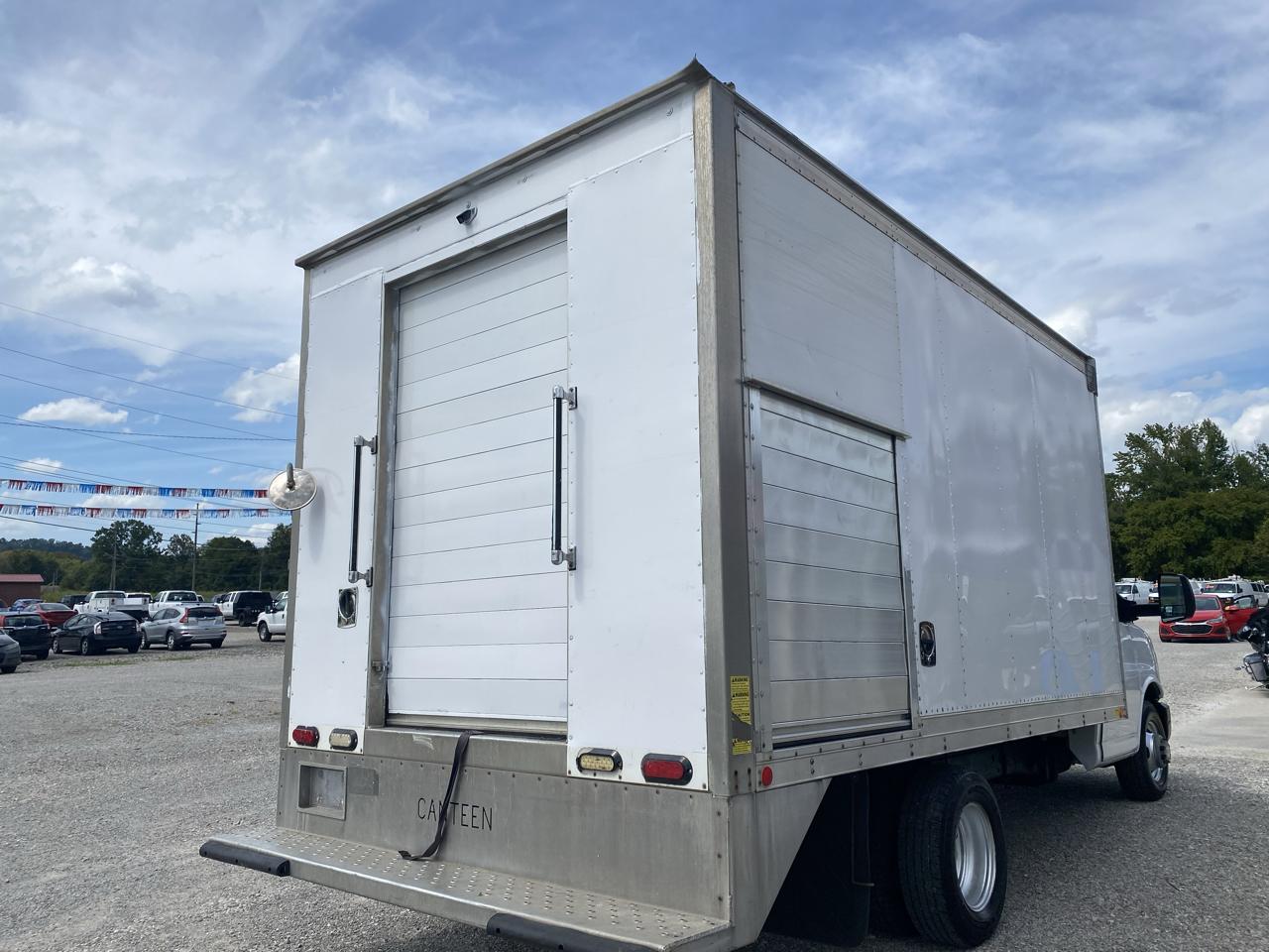 Chevrolet Express Commercial Cutaway 4500 Van 159" 2015