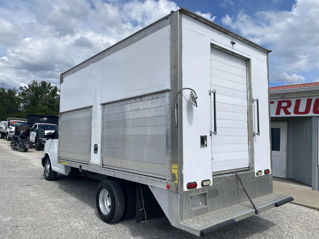 Chevrolet Express Commercial Cutaway 4500 Van 159" 2015