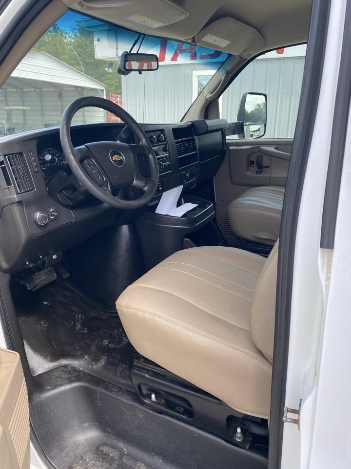 Chevrolet Express Commercial Cutaway 4500 Van 159" 2015
