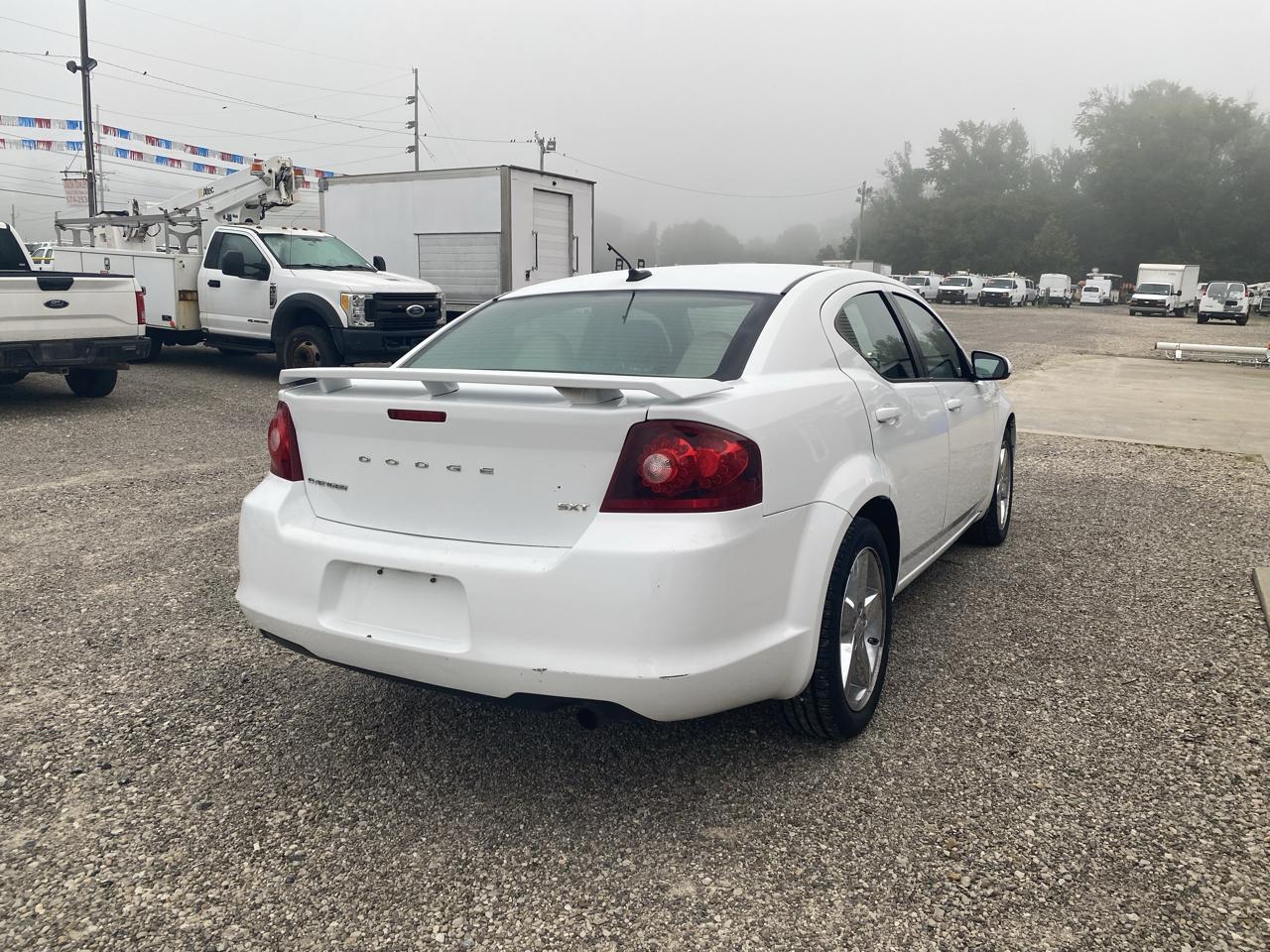 Dodge Avenger 4dr Sdn SXT 2013
