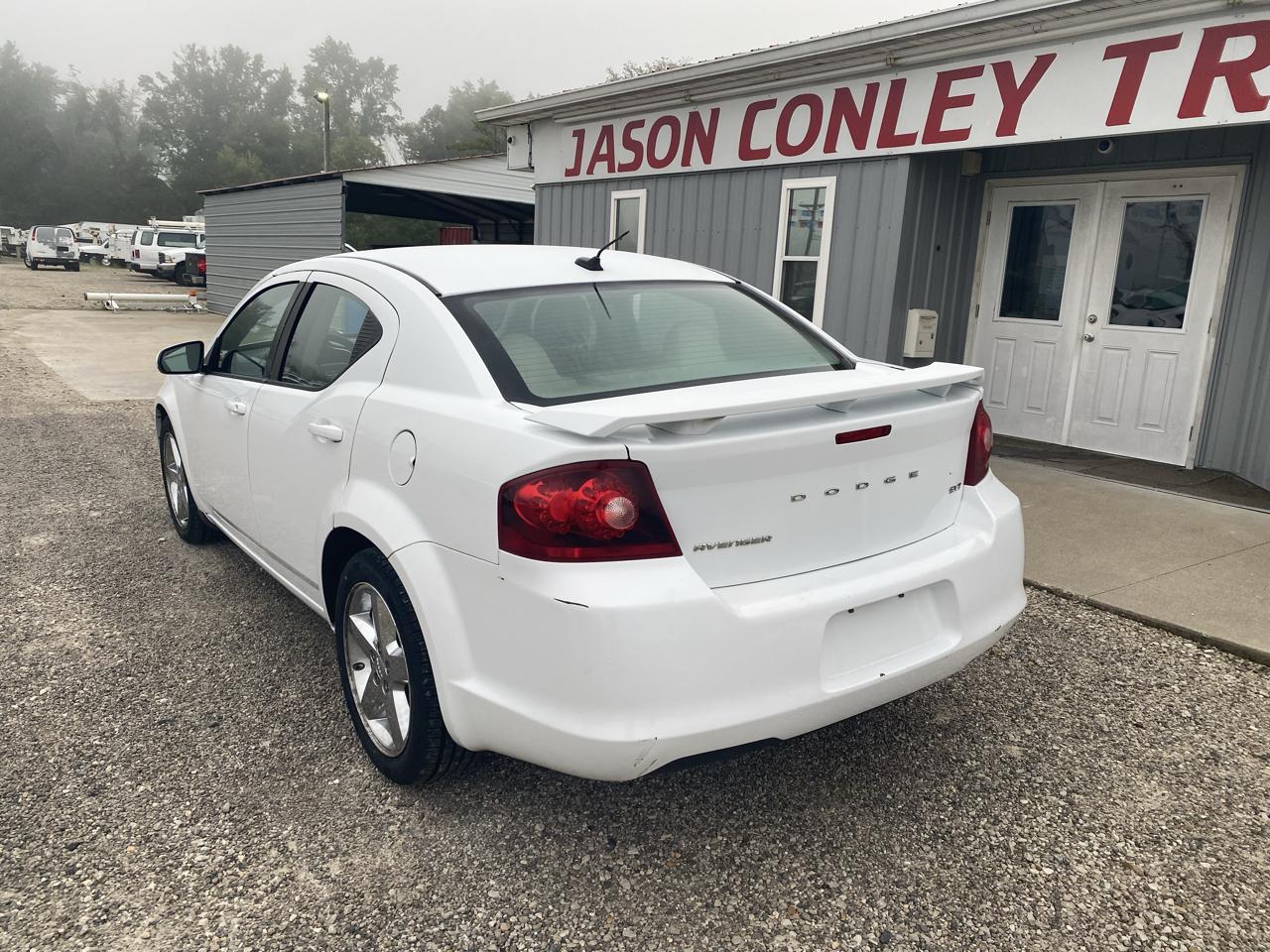 Dodge Avenger 4dr Sdn SXT 2013
