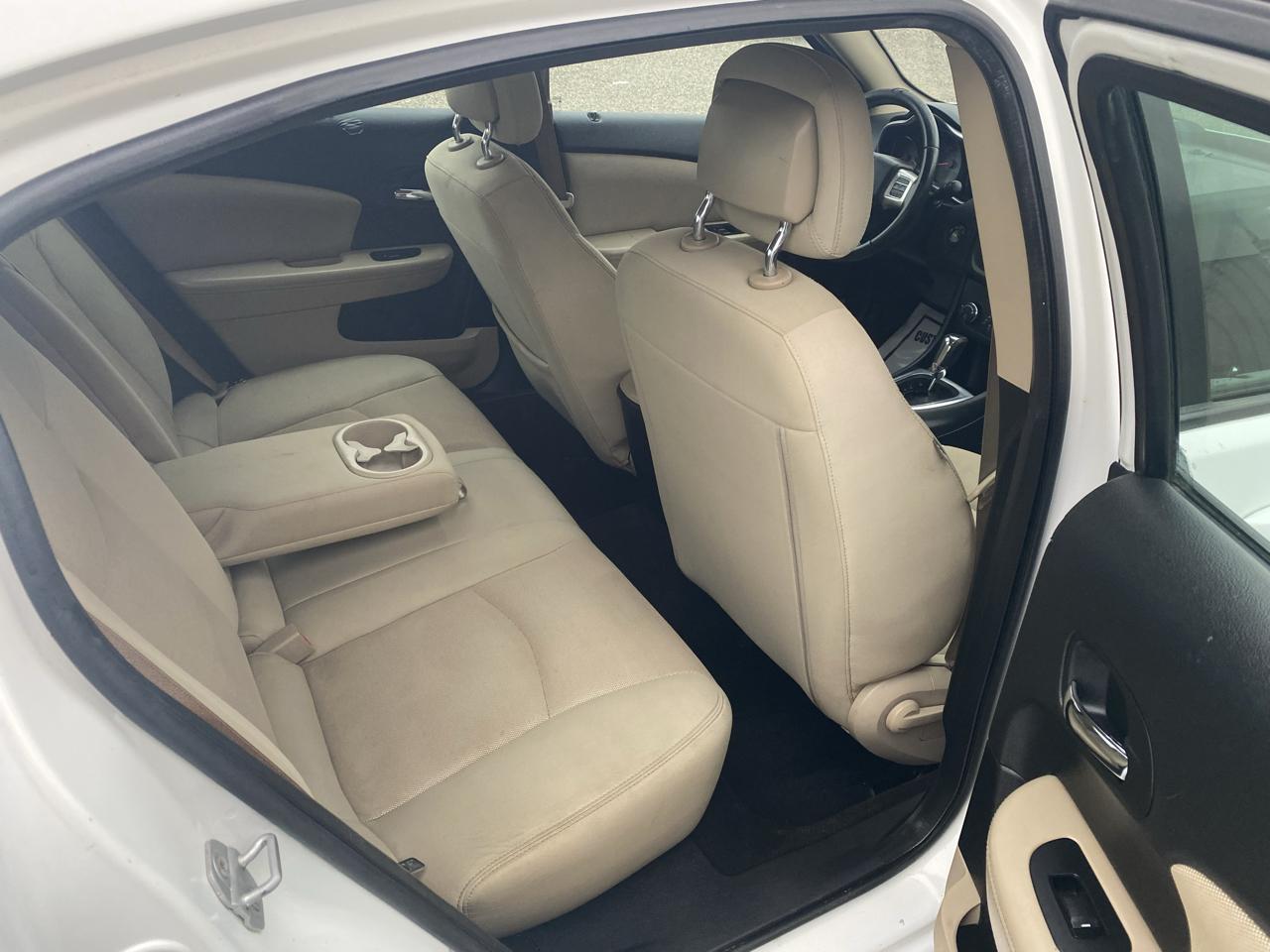 Dodge Avenger 4dr Sdn SXT 2013