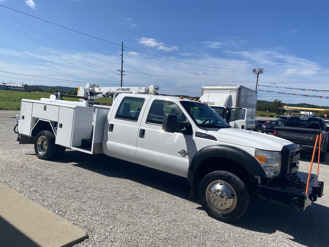 Ford Super Duty F-550 DRW 4WD Crew Cab 200" WB 84" CA XL 2011