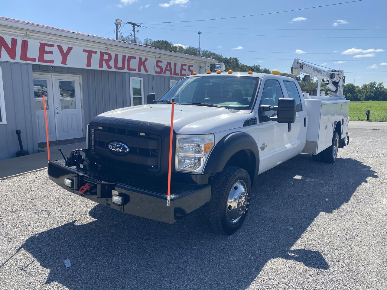 Ford Super Duty F-550 DRW 4WD Crew Cab 200" WB 84" CA XL 2011