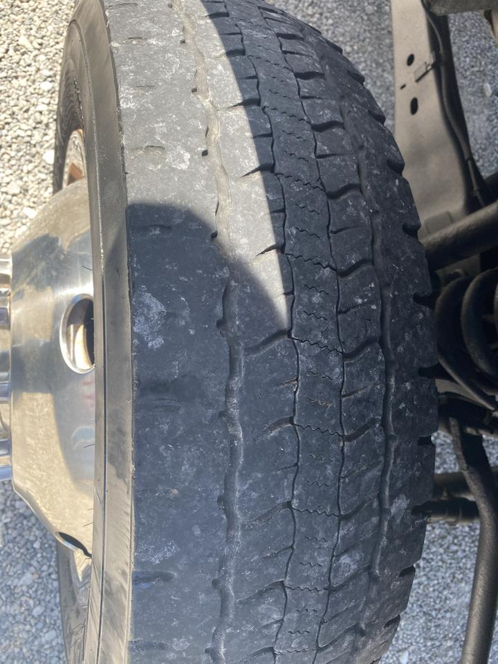 Ford Super Duty F-550 DRW 4WD Crew Cab 200" WB 84" CA XL 2011