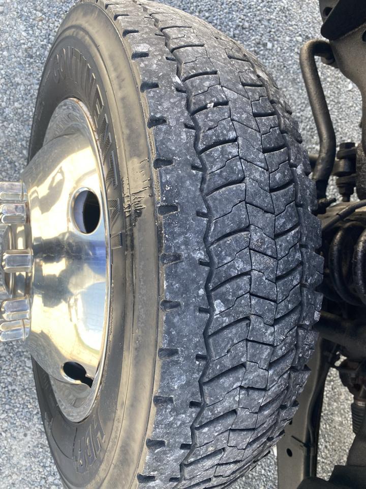 Ford Super Duty F-550 DRW 4WD Crew Cab 200" WB 84" CA XL 2011