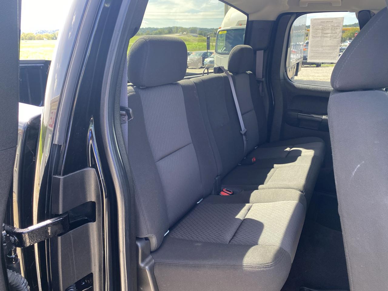 Chevrolet Silverado 1500 4WD Ext Cab 143.5" LT 2013