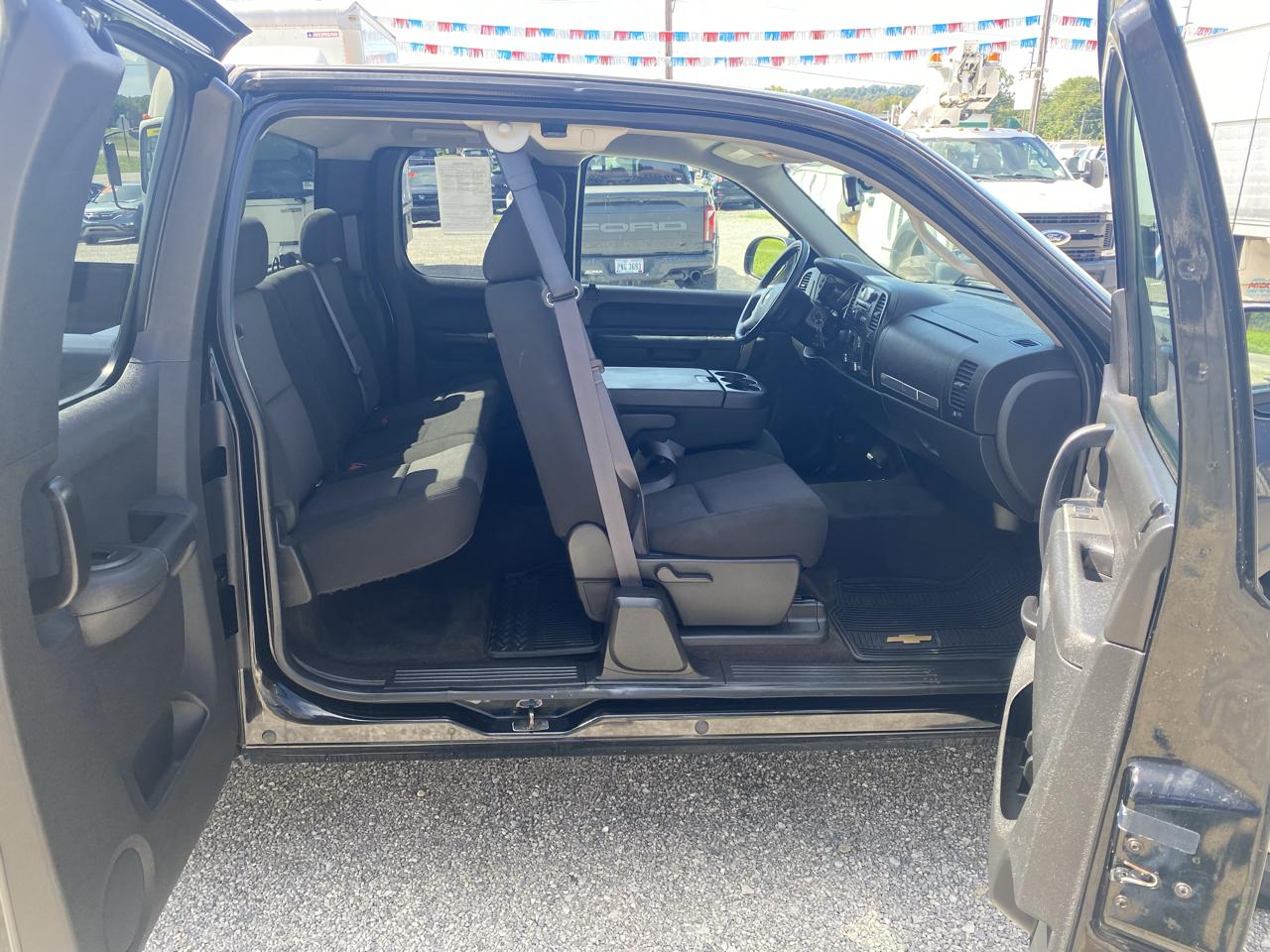Chevrolet Silverado 1500 4WD Ext Cab 143.5" LT 2013