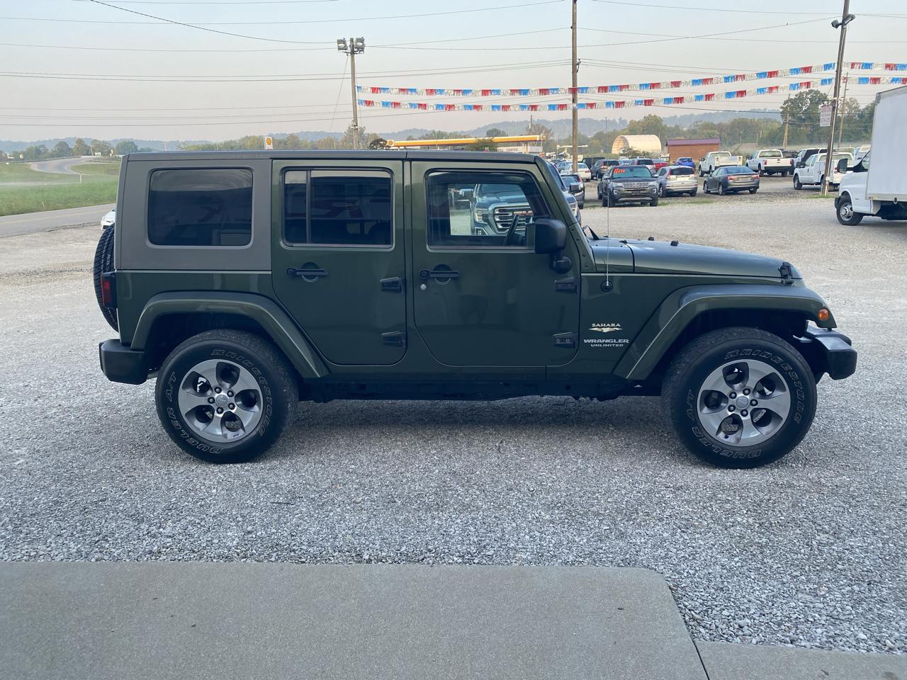 Jeep Wrangler 4WD 4dr Unlimited Sahara 2007