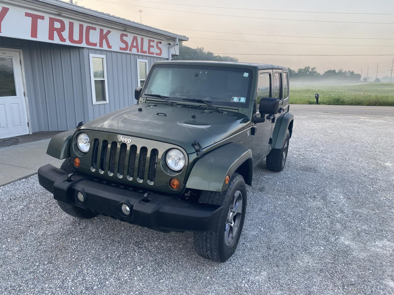 Jeep Wrangler 4WD 4dr Unlimited Sahara 2007