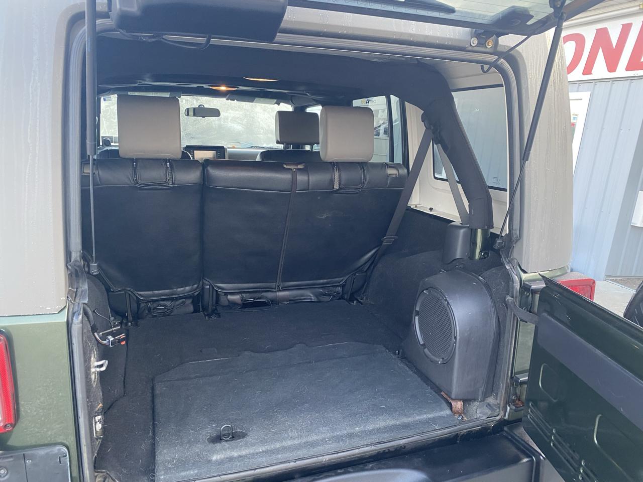 Jeep Wrangler 4WD 4dr Unlimited Sahara 2007
