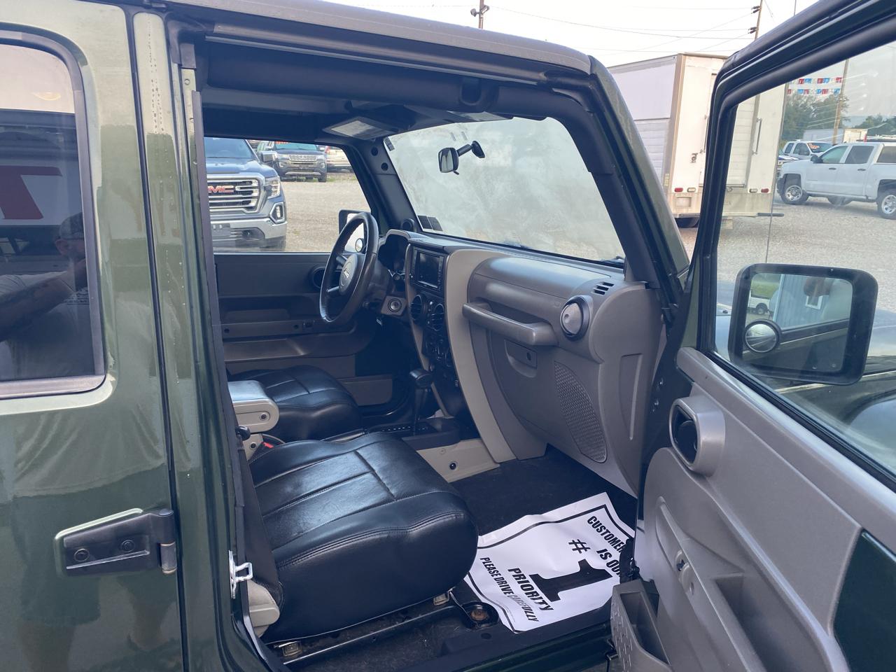 Jeep Wrangler 4WD 4dr Unlimited Sahara 2007