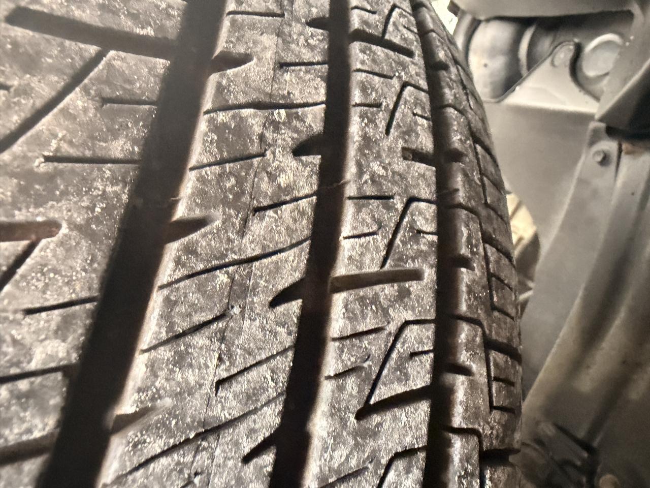 Toyota Sienna 5dr 7-Pass Van V6 XLE AWD (Natl) 2012