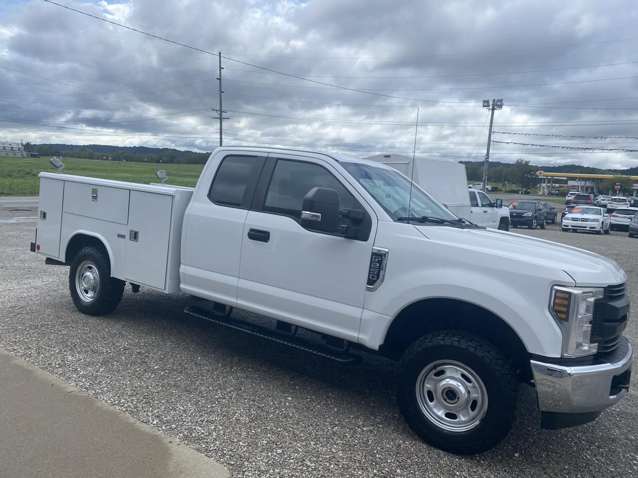 Ford Super Duty F-350 SRW XL 4WD SuperCab 8' Box 2018