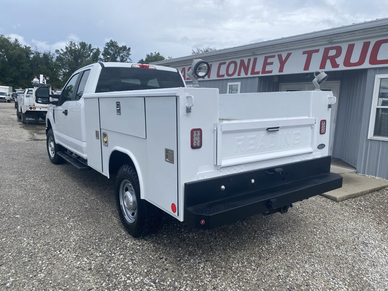 Ford Super Duty F-350 SRW XL 4WD SuperCab 8' Box 2018