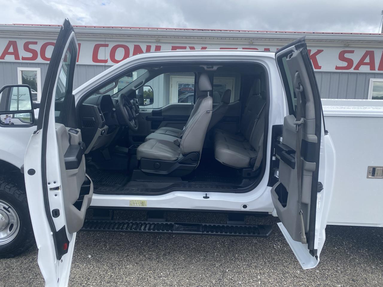 Ford Super Duty F-350 SRW XL 4WD SuperCab 8' Box 2018