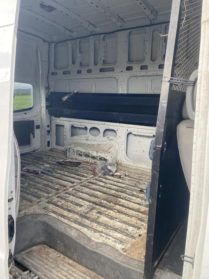 Nissan NV High Roof 2500 V6 S 2012