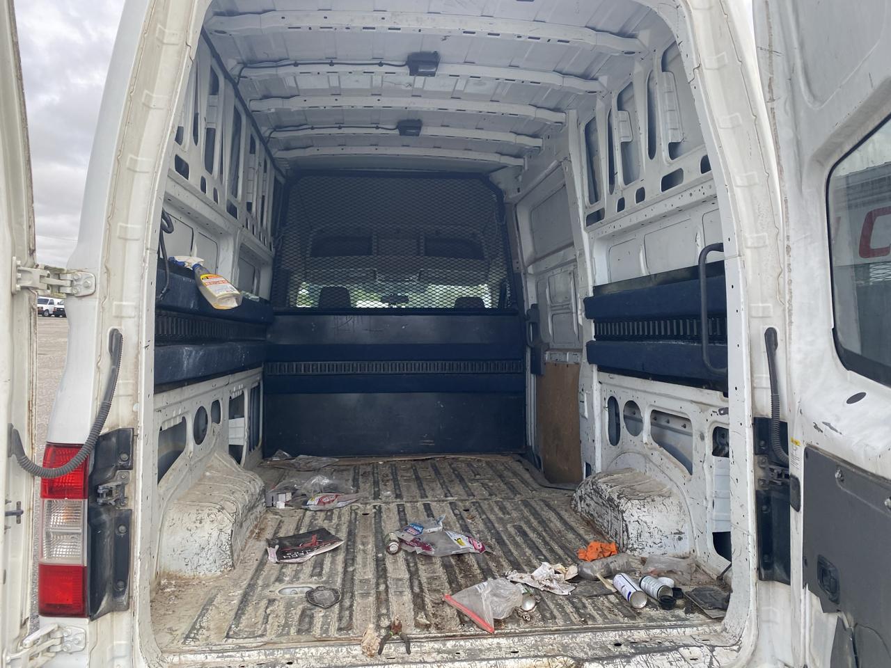 Nissan NV High Roof 2500 V6 S 2012
